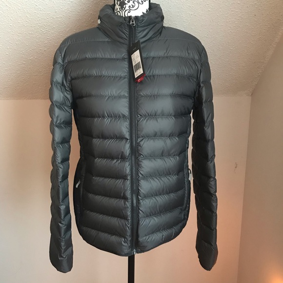 Tumi Jackets & Blazers - TUMI Clairmont packable puffer jacket